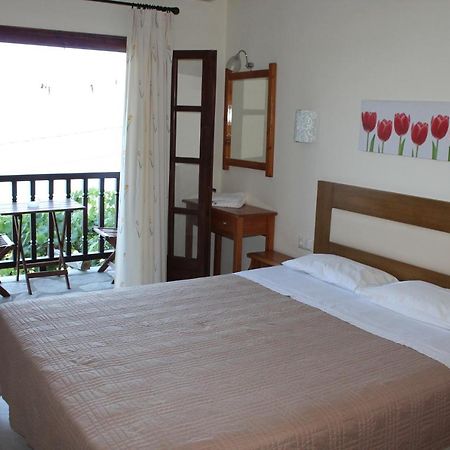 To Mpalkoni Hotel Horeftó Kültér fotó