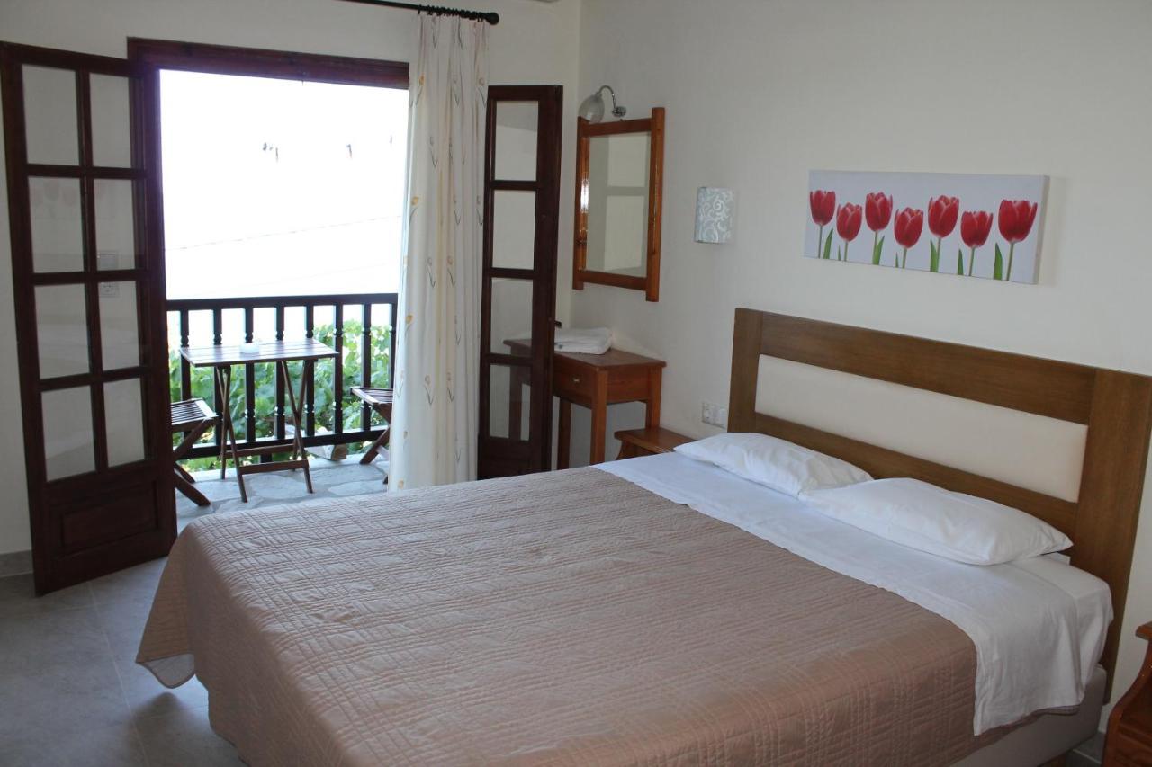 To Mpalkoni Hotel Horeftó Kültér fotó