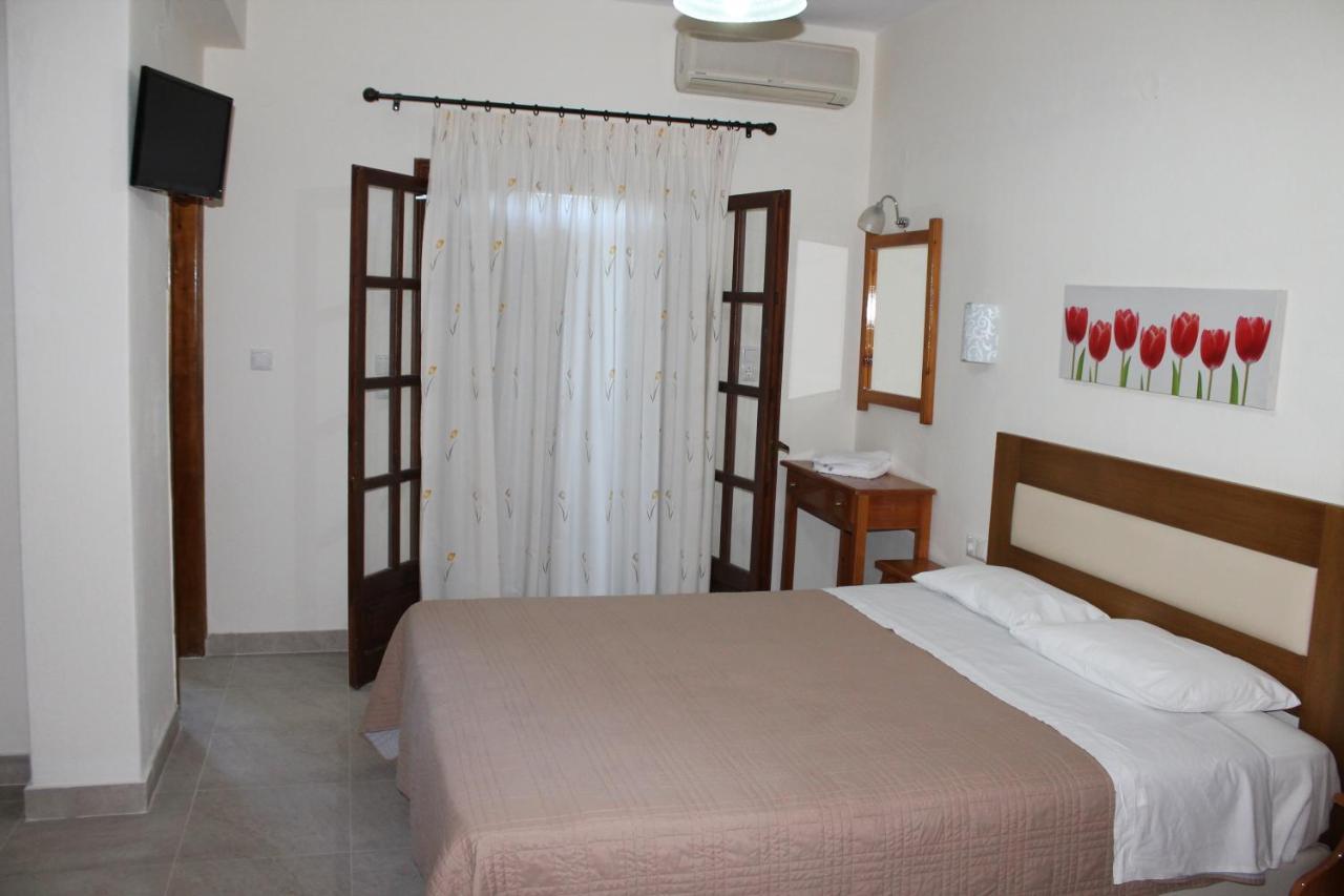 To Mpalkoni Hotel Horeftó Kültér fotó