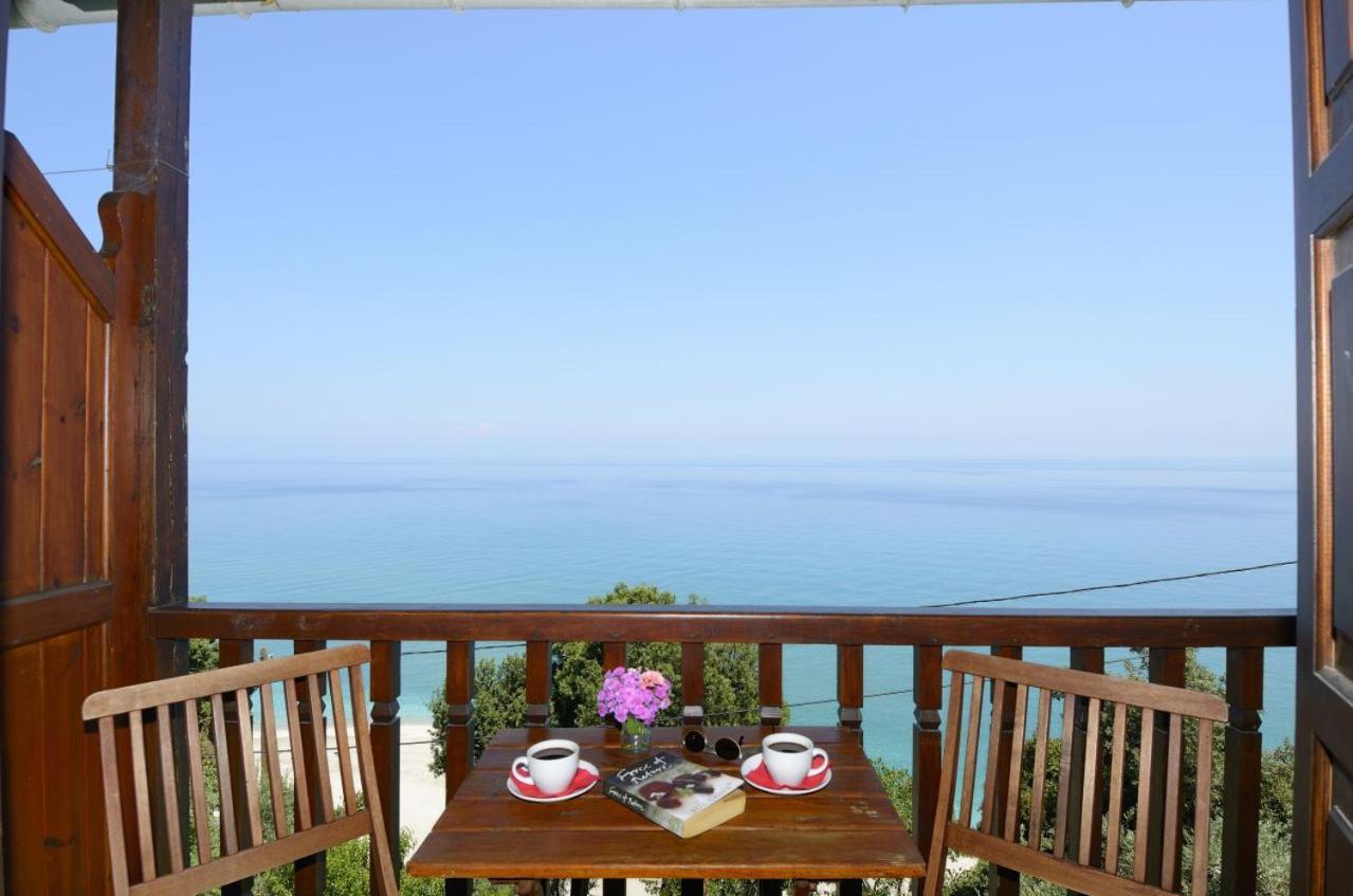 To Mpalkoni Hotel Horeftó Kültér fotó
