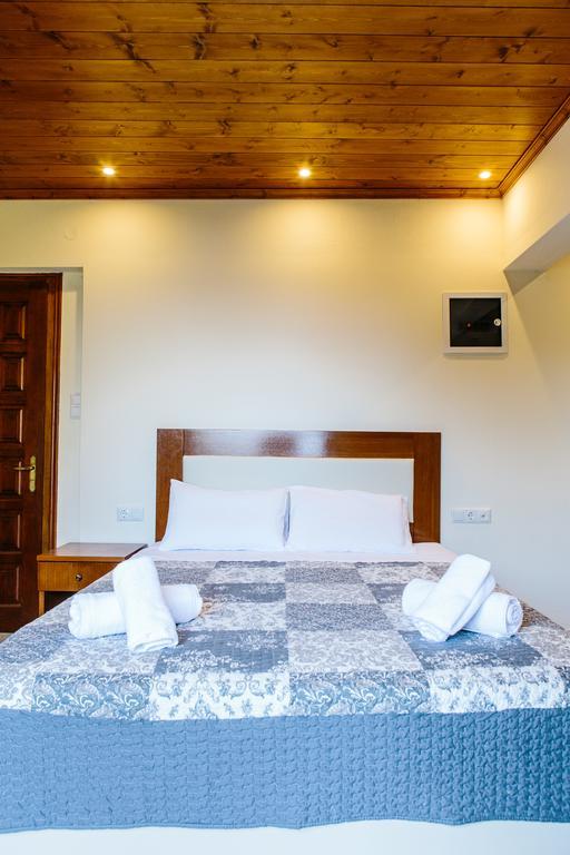 To Mpalkoni Hotel Horeftó Kültér fotó