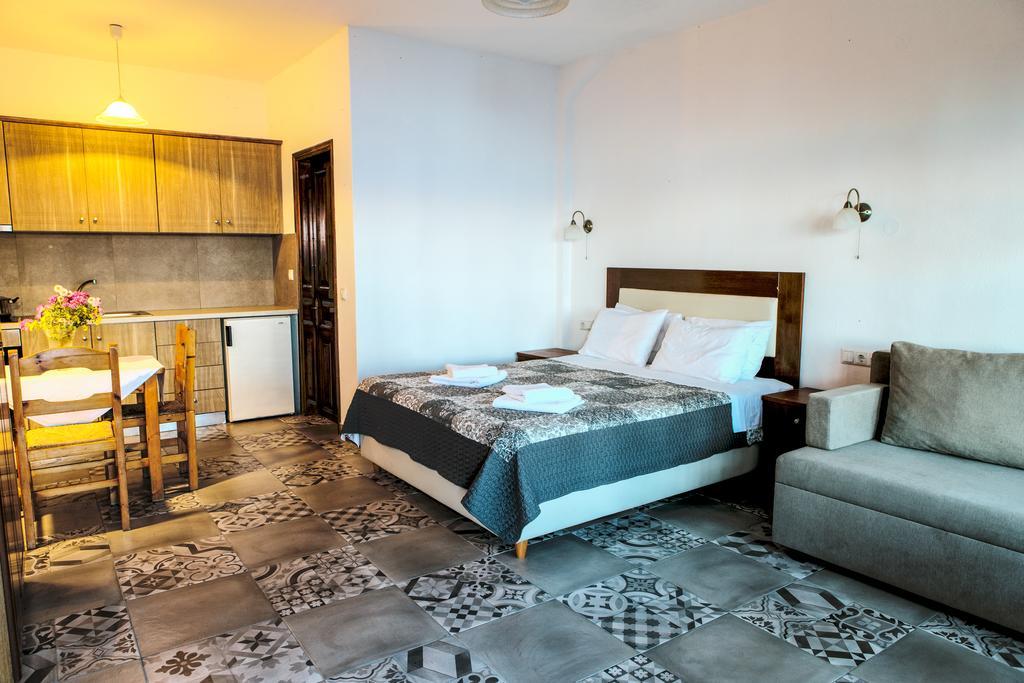 To Mpalkoni Hotel Horeftó Kültér fotó