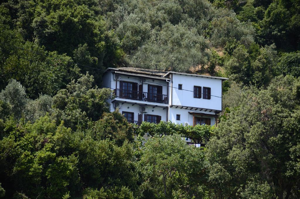 To Mpalkoni Hotel Horeftó Kültér fotó